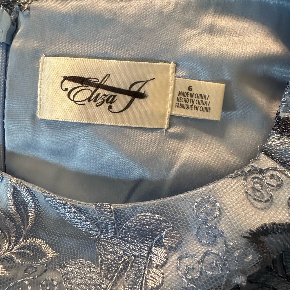 Eliza J Embroidered Sheath Cocktail Dress Size 6 $198 retail Blue
Sleeveless - Picture 11 of 14